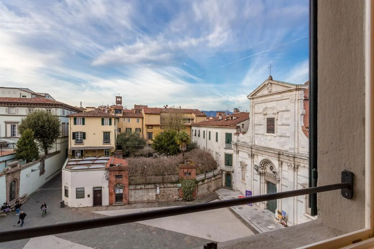 Casa Cachi 3, Breathtaking Views Of Lucca From A Spacious Furnished Terrace Inside The Walls Διαμέρισμα
